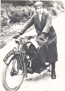 Flora Ferguson, the first motorised nurse in the Highlands, 1926. Courtesy of Am Baile 
